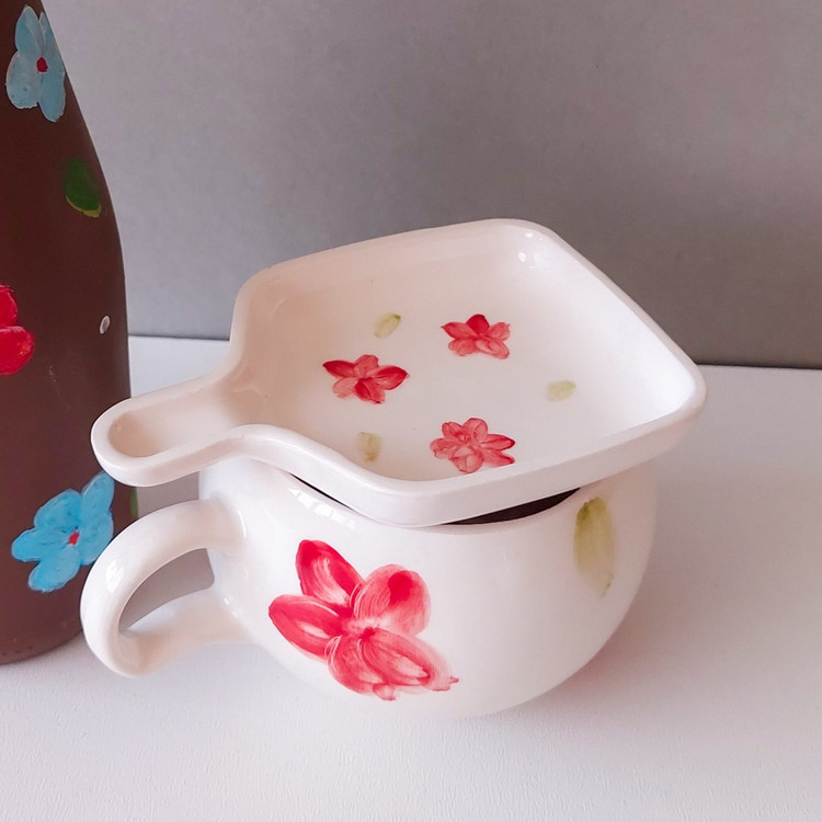 کاپ گلدار با مزه خوری(پس کرایه)