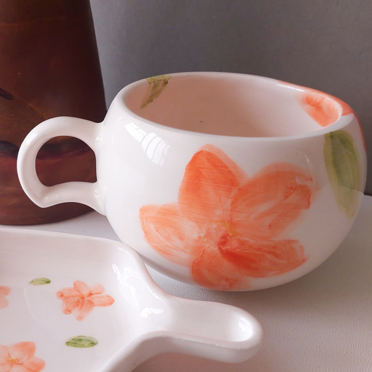 کاپ گلدار با مزه خوری(پس کرایه)