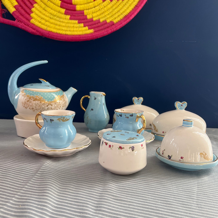 ست صبحانه خوری آسمان(پس کرایه)