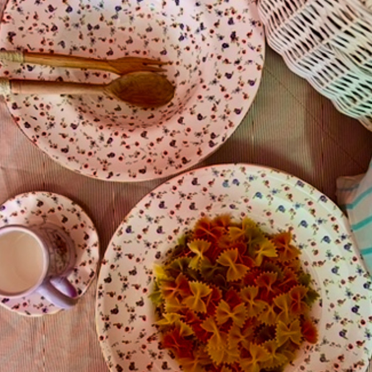 پاستا خوری(پس کرایه)