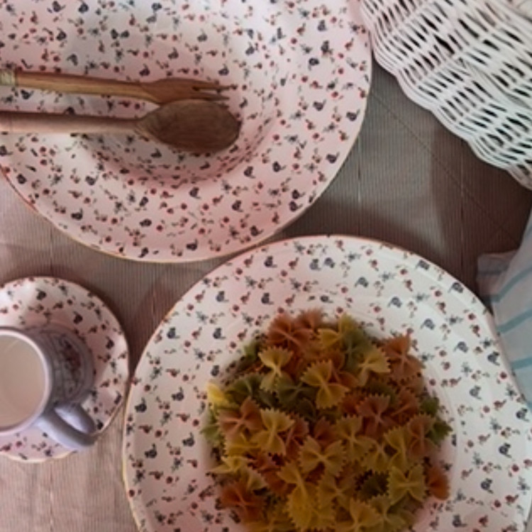 پاستا خوری(پس کرایه)
